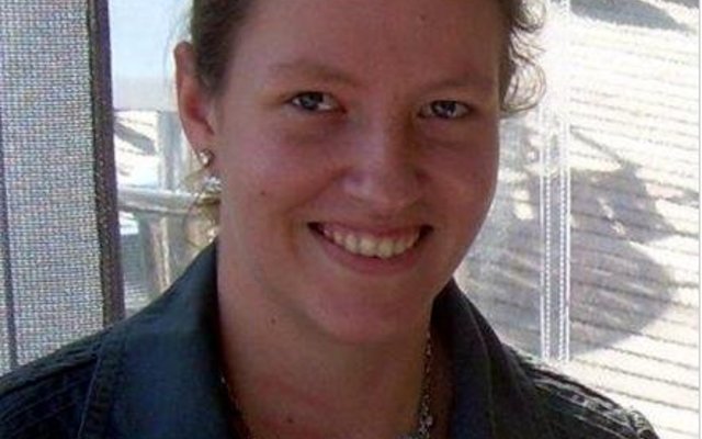 Terri-Anne Enslin (28), dogter van Riana Enslin van Gansbaai Superspar, wat verlede Maandagaand in â€˜n tragiese motor-ongeluk gesterf het